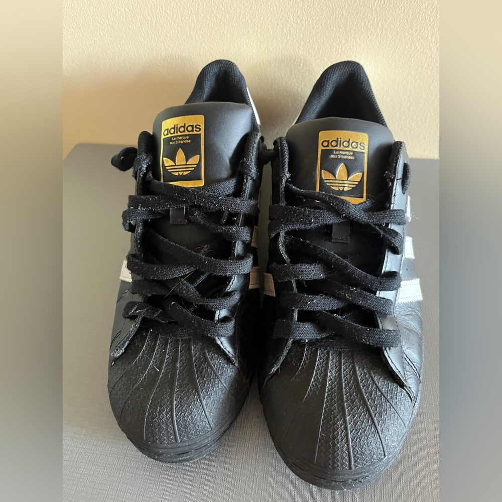 Adidas SUPERSTAR sneakers size 10.5 - Picture 4 of 11